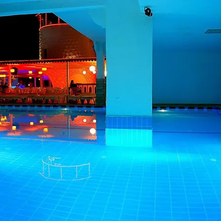 Quatro Life Otel *