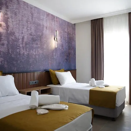 Quatro Life Otel *