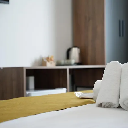 Otel Quatro Life