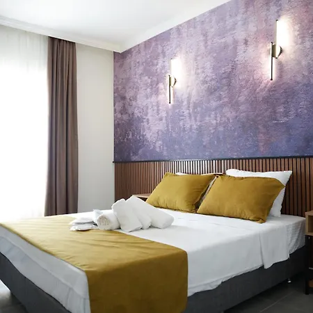 Otel Quatro Life