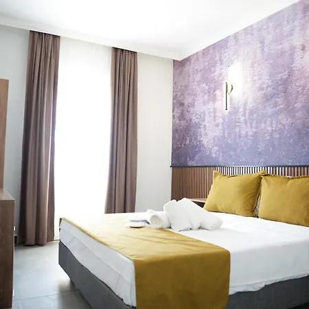 Otel Quatro Life